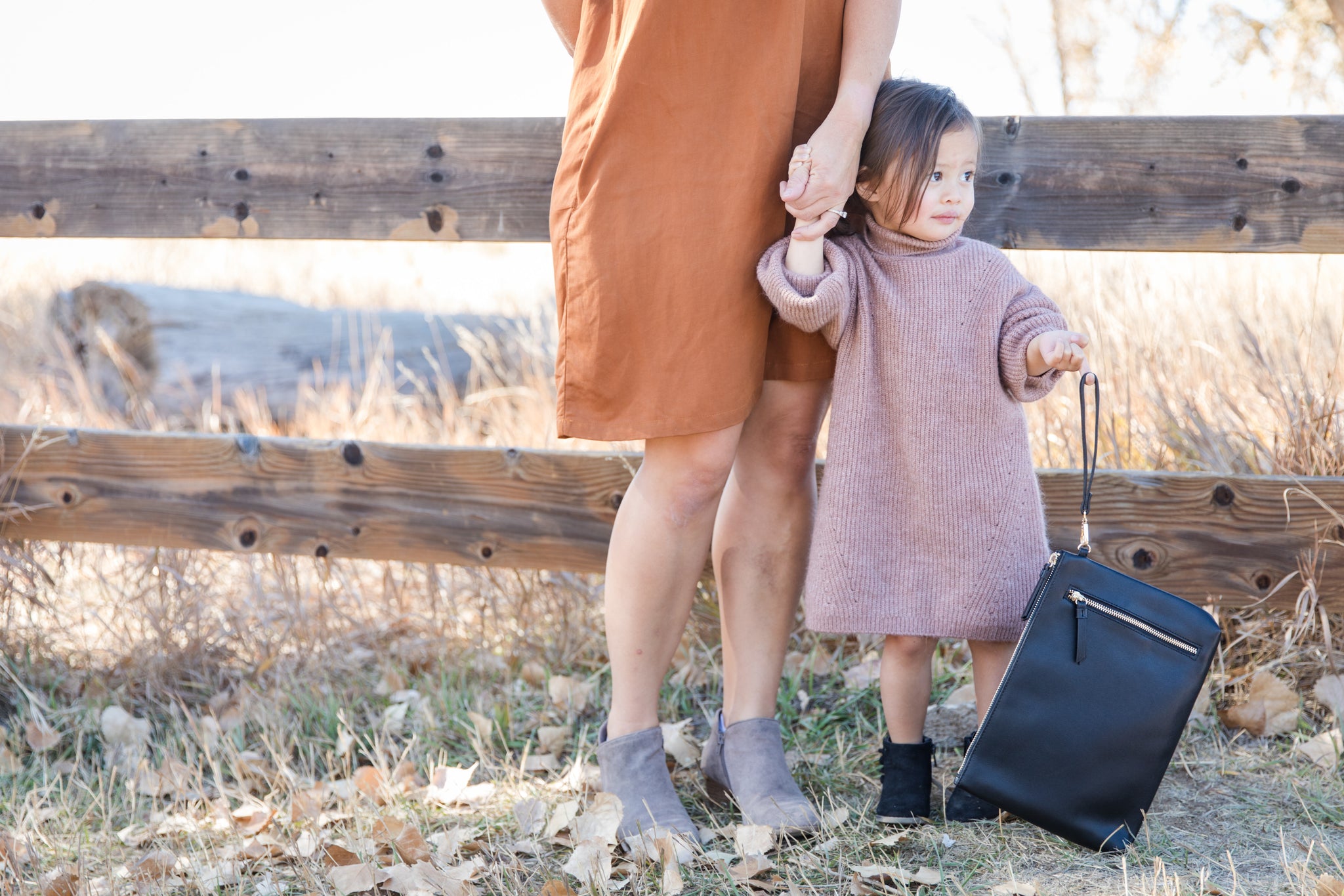 SALE - The Traveler Wristlet (Midnight)